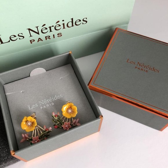 Winter Gardens Yellow Flowers with Little Flowers - Picture 4 of 10